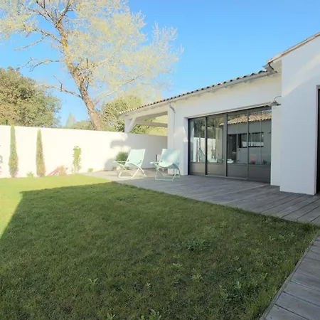 Maison De Plain-pied Pour 8 Pers. A Avec Terrasse Et Parking - Fr-1-835-15 Semesterbostad La Flotte