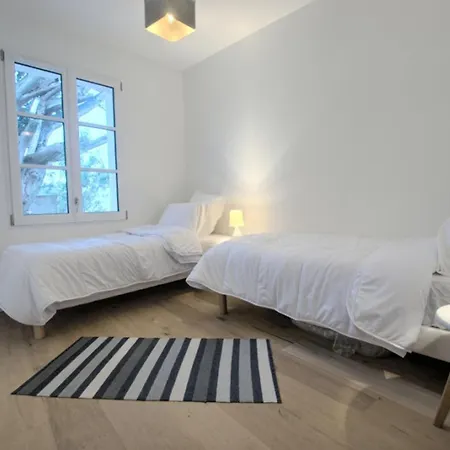 Maison De Plain-pied Pour 8 Pers. A Avec Terrasse Et Parking - Fr-1-835-15 * La Flotte