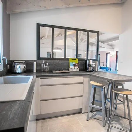 Maison De Plain-pied Pour 8 Pers. A Avec Terrasse Et Parking - Fr-1-835-15 *
