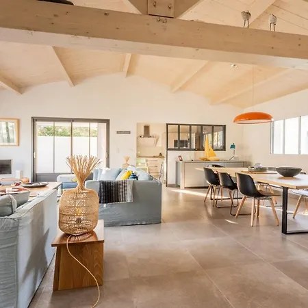 Maison De Plain-pied Pour 8 Pers. A Avec Terrasse Et Parking - Fr-1-835-15 * La Flotte